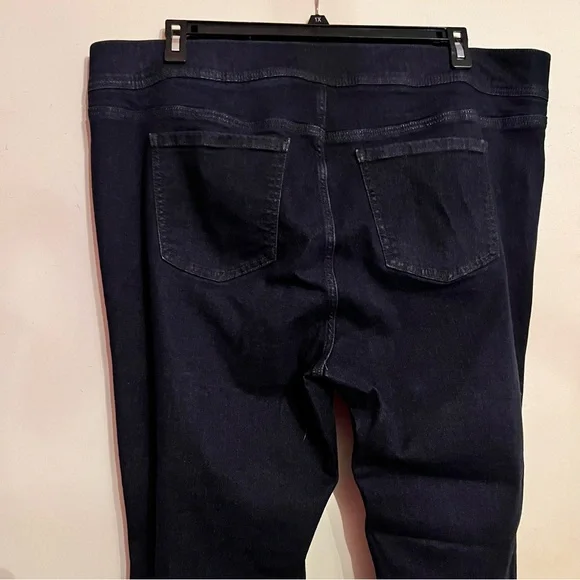 Torrid #FeelTheFit Lean Jean Size 3S Dark Wash Pull-On Jeans - Picture 3 of 12